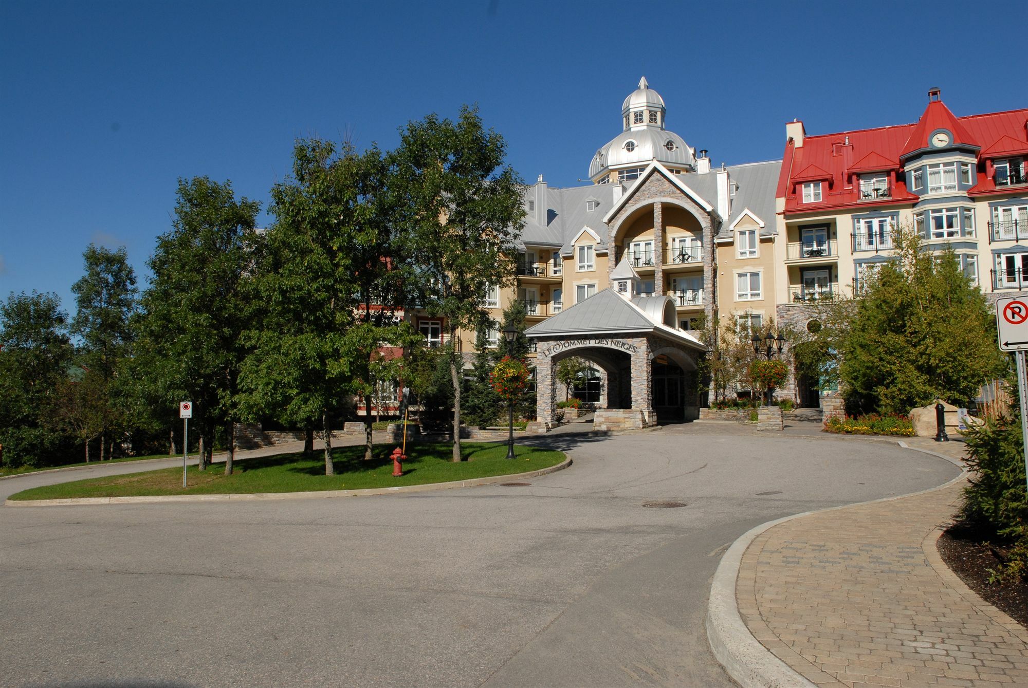 Hotel Sommet Des Neiges Mont-Tremblant Exterior foto